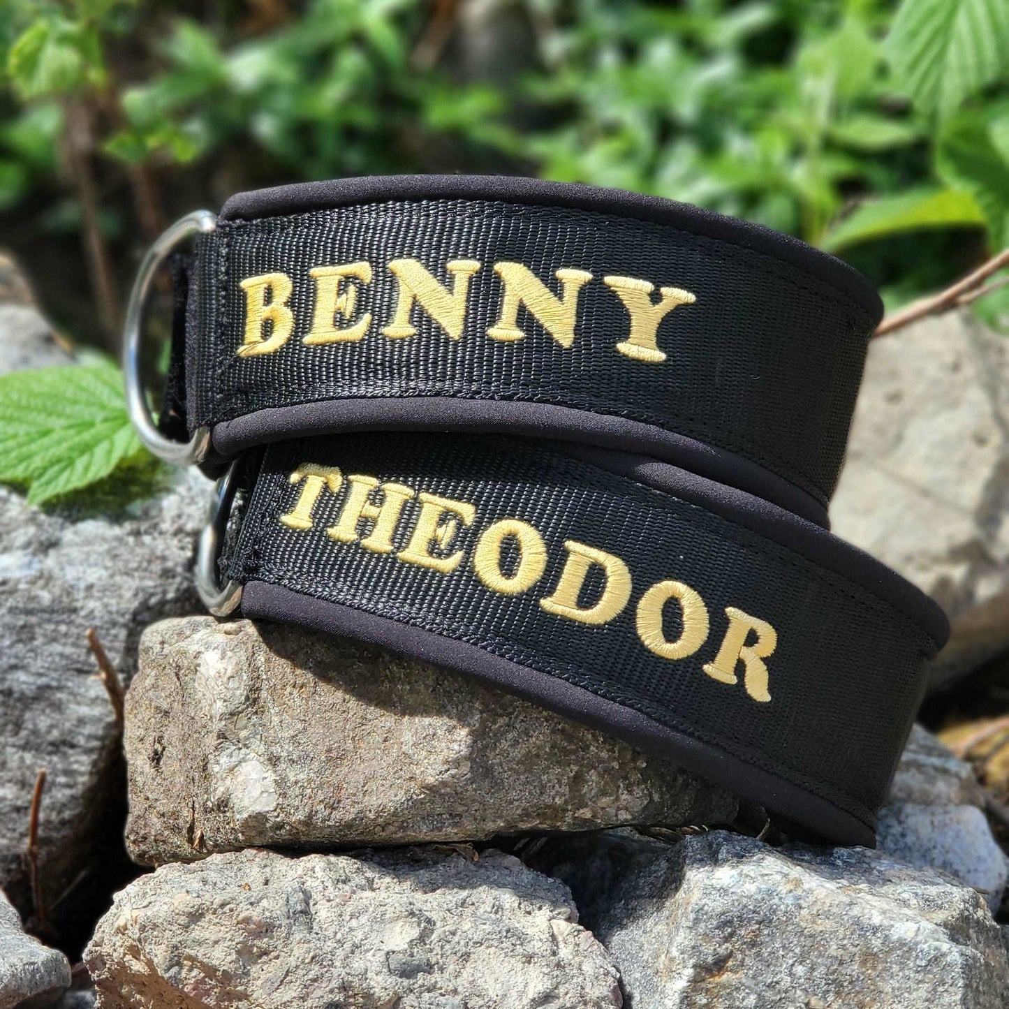 Broderat halsband