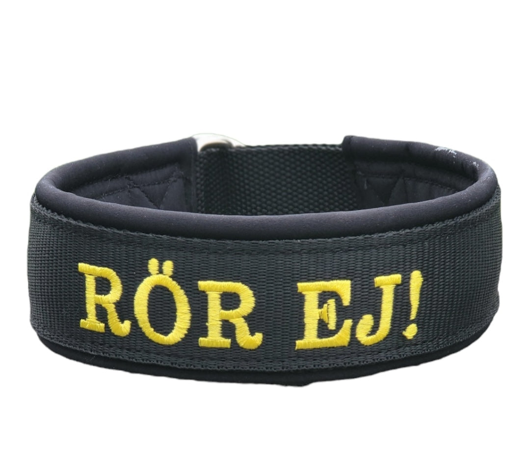 Embroidered collar